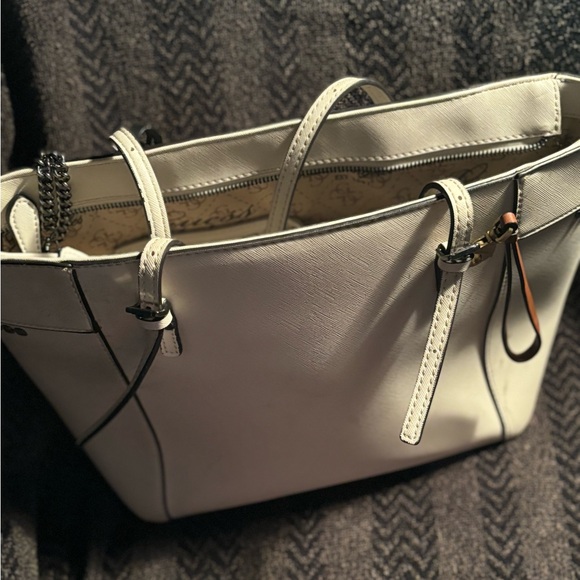 Guess bag like new - Picture 2 of 2